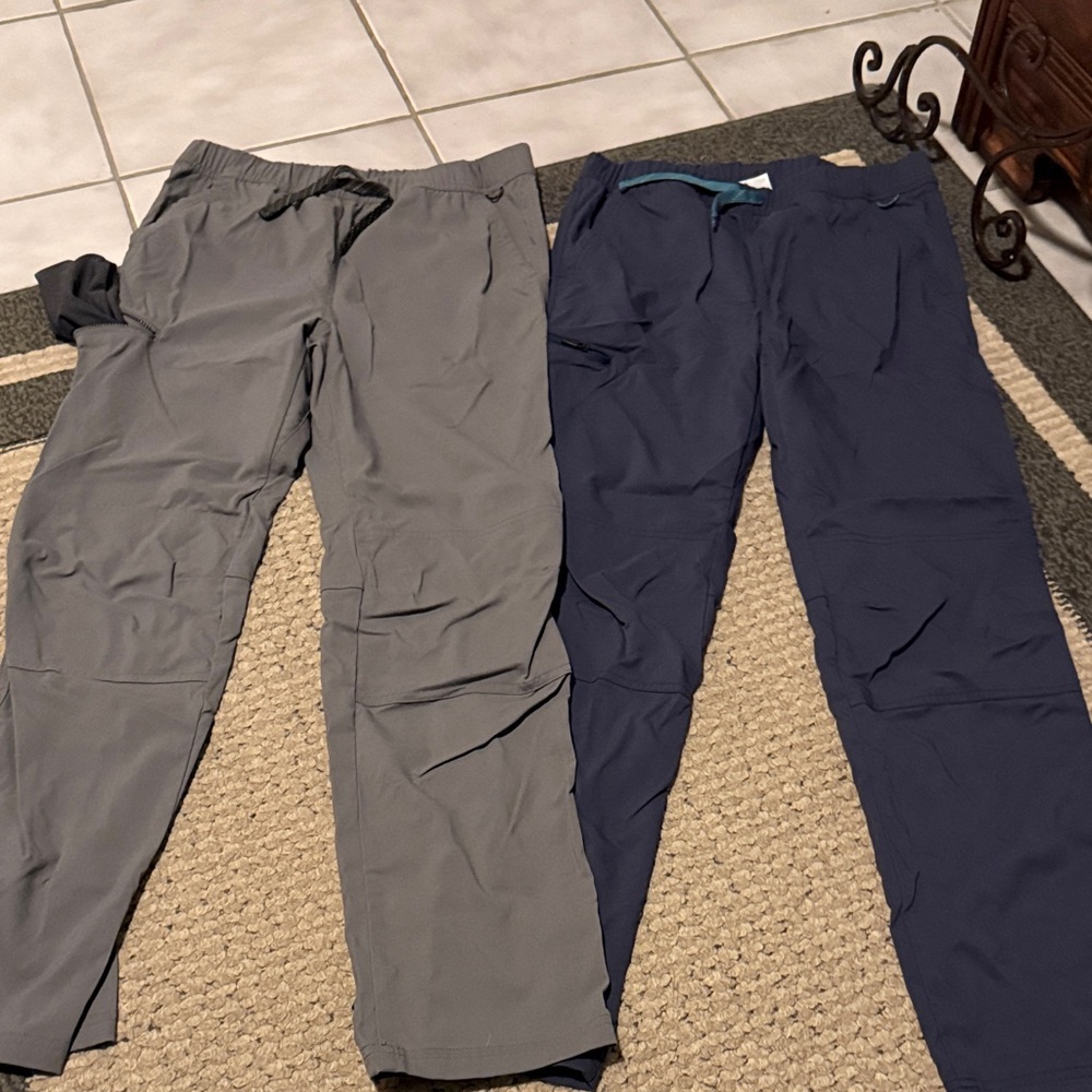 4 pair REI Kids 14/16 Convertible Pants in Gray, Blue and 2 Green